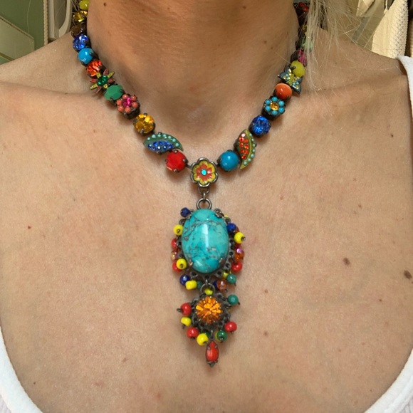 AMARO necklace new with tag